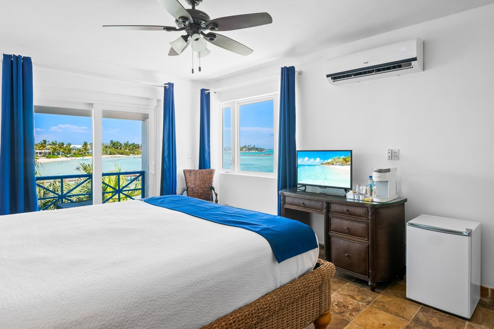 Augusta Bay Hotel George Town Buitenkant foto